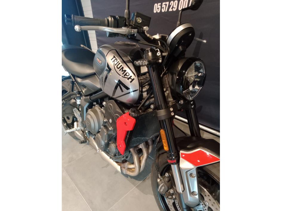 TRIUMPH TRIDENT 660