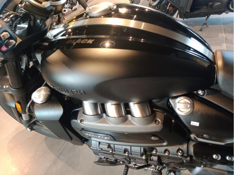 TRIUMPH ROCKET 3 R BLACK EDITION 1ere MAIN