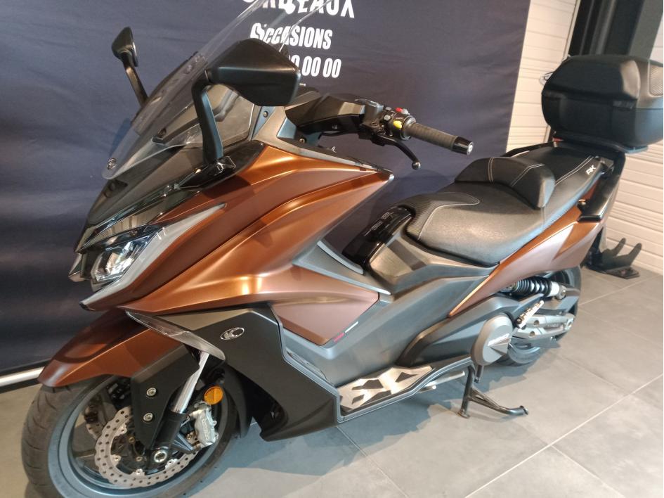 KYMCO AK 550